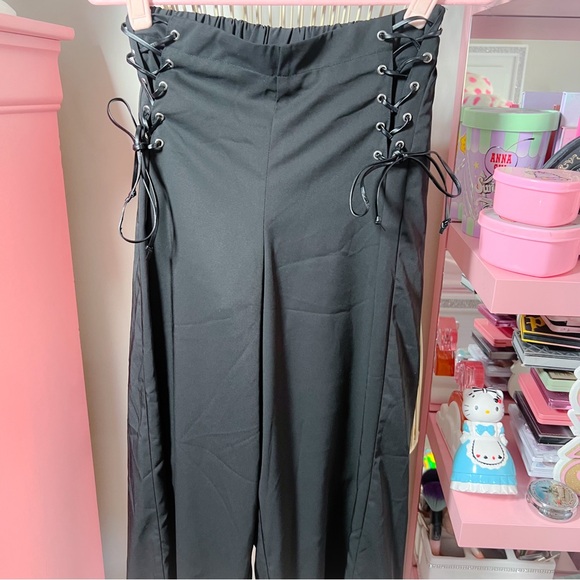Bubbles black lace up pants - Picture 2 of 4